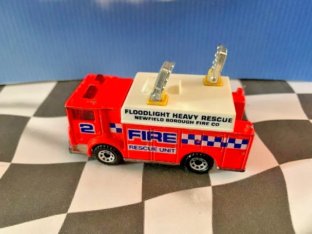 Matchbox 1992 MB57 Mack Auxiliary Power Truck Fire Rescue Unit ORANGE - Image 2 of 2