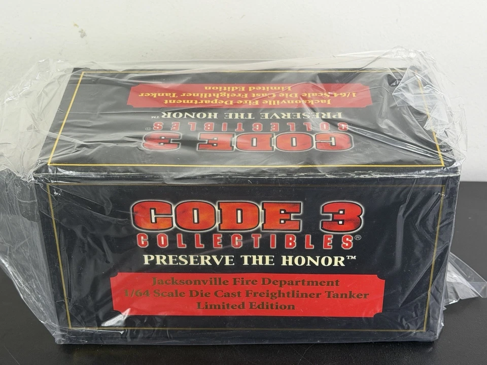 NIB Code 3 1:64 Scale Jacksonville, FL Freightliner Tanker 28 - Sealed - Image 4 of 4