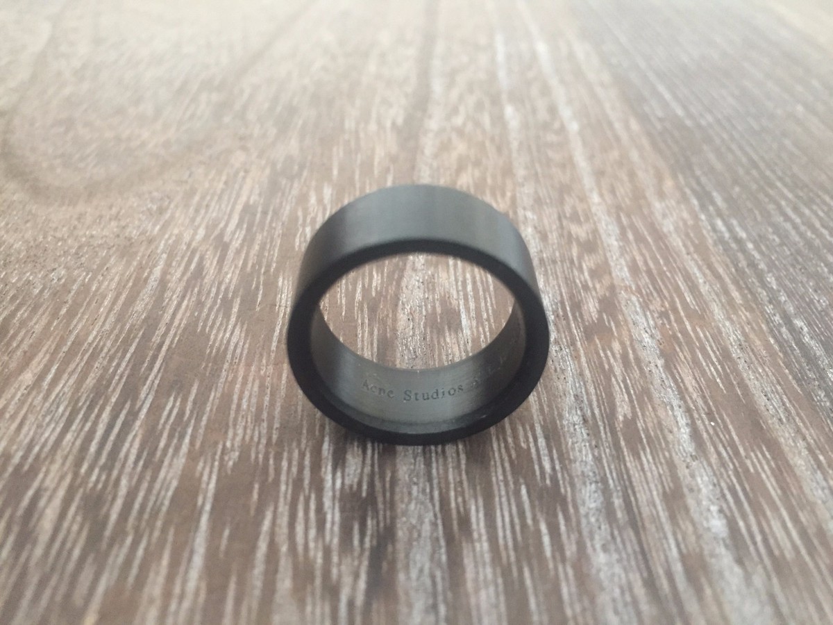 ACNE STUDIOS TITANIUM MATTE BLACK FINISH MENS MINIMALIST WIDE BAND