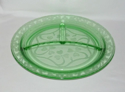 Hazel Atlas Glass CLOVERLEAF 3-Part Divided Grill Plate