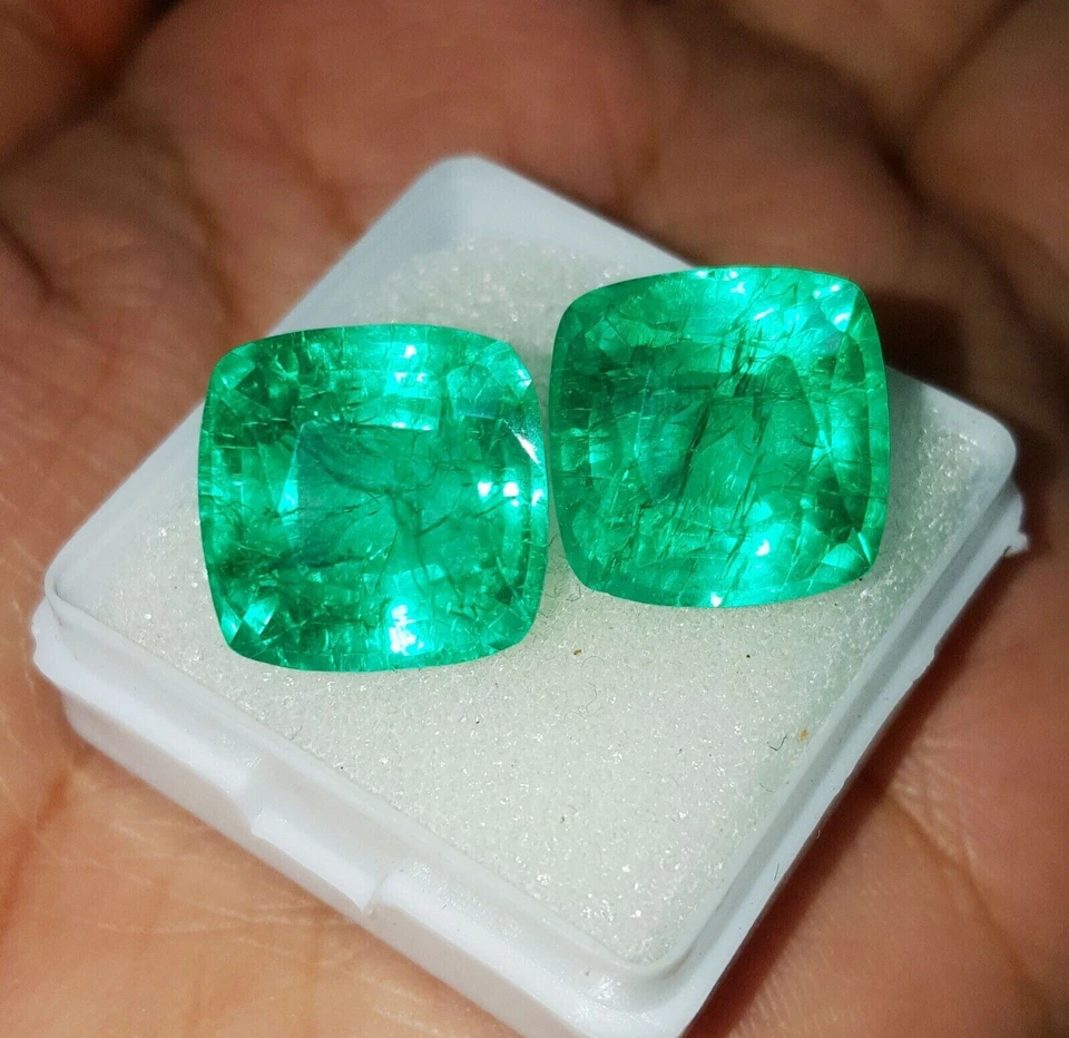 Par de piedras preciosas sueltas de 18 quilates con esmeralda colombiana natural corte cojín CERTIFICADO GIE Foto 3 de 4
