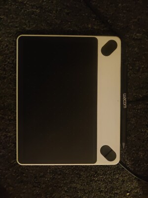 Wacom Black Small Intuos Art Pen and Touch Tablet CTL 490