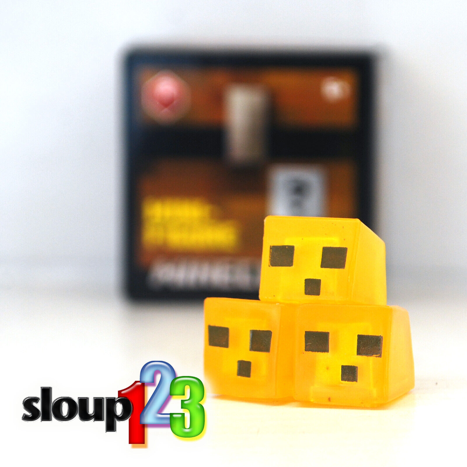 MINECRAFT MINI FIGURES - GOLD SLIME CUBES - CHEST SERIES - CHASE*