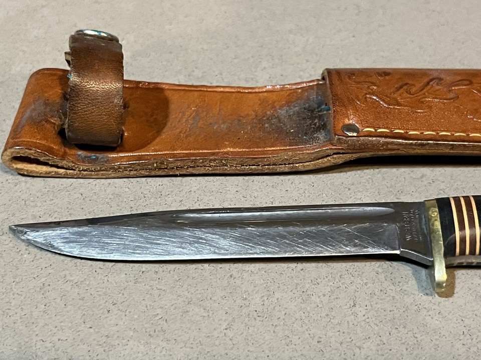 Vintage Western P48A Fixed Blade Hunting Knife W/ Leather Sheath