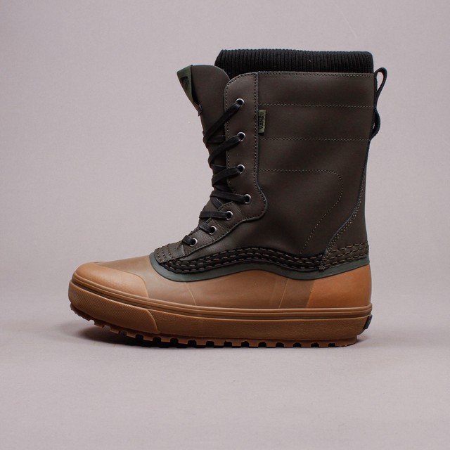 vans mens standard snow boot