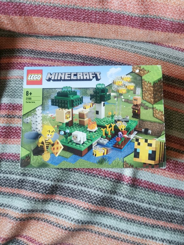 Lego Minecraft The Bee Farm Building Set 21165 New And Sealed Retired Set