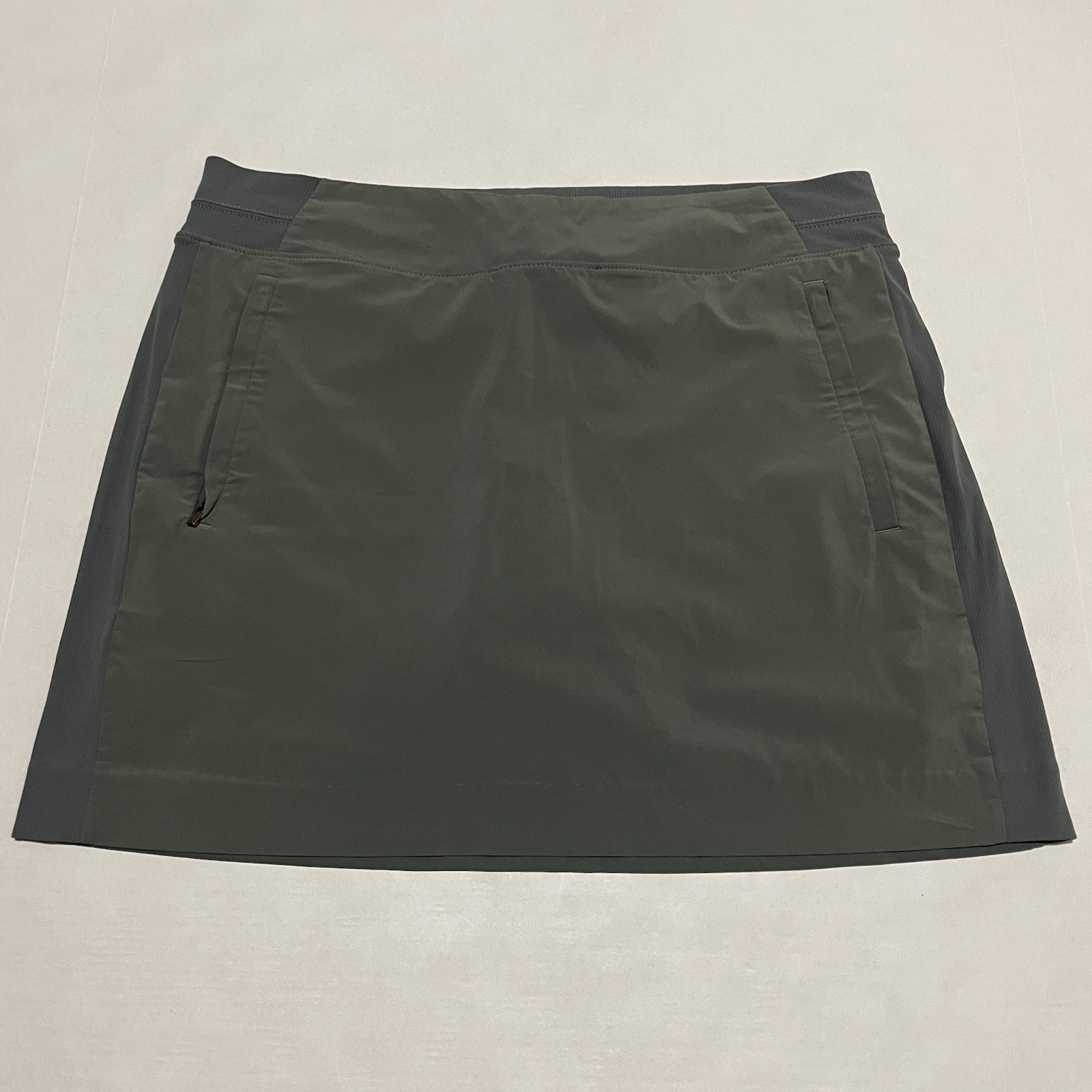 Athleta Skirt Skort Women’s Zip Pockets Golf Tennis Size 12 Gray Green