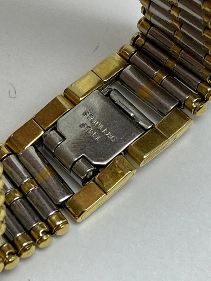 Reloj de cuarzo suizo para dama Enicar 23 mm WR oro 18k esfera galvanizada Foto 3 de 4