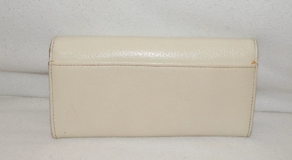 Cartera sin asas Kate Spade WLRU0786 Wellesley plegable de cuero blanco crema usada en excelente estado Foto 2 de 4