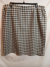 Vintage Harve Benard Womens Wool Skirt 26 Knee Length Black White Houndstooth