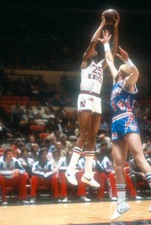 Bill Cartwright of the New York Knicks 1980's Basketball photo 40