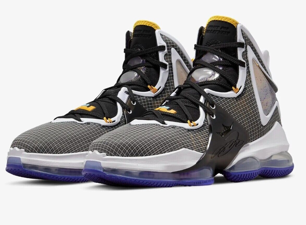 Nike LeBron 19 Basketball Shoes