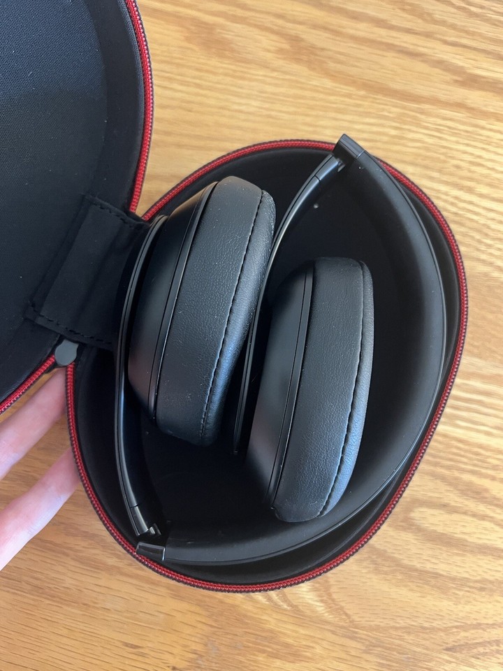 Beats by Dr. Dre Studio3 Over the Ear Wireless Headphones Black