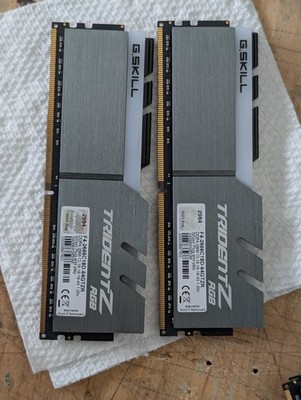 G. SKILL Trident Z Neo 64GB (2 x 32GB) 2666 CL18 F4-2666C18D-64GTZR
