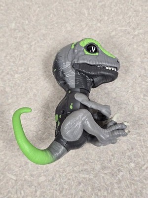 Untamed T-Rex Tracker by Fingerlings Green Interactive Dinosaur Needs Battery 