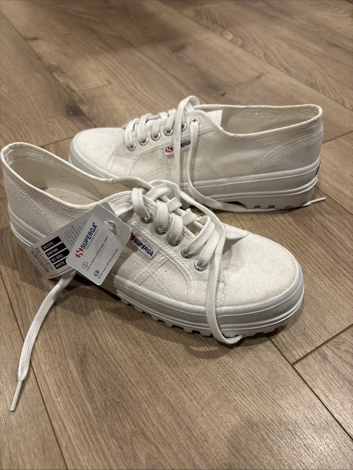 Lace Up &ndash; With Tags