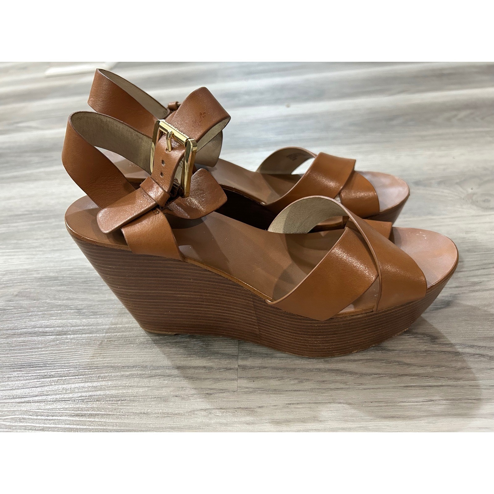 Michael Kors Tan Leather Platform Wedge Sandals Gold Buckle Wood Sole 8.5M