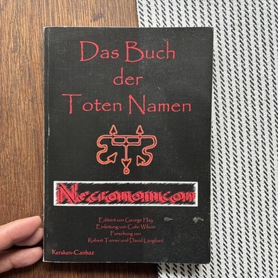 Das Buch der Toten Namen von Robert Turner (2017, Taschenbuch)