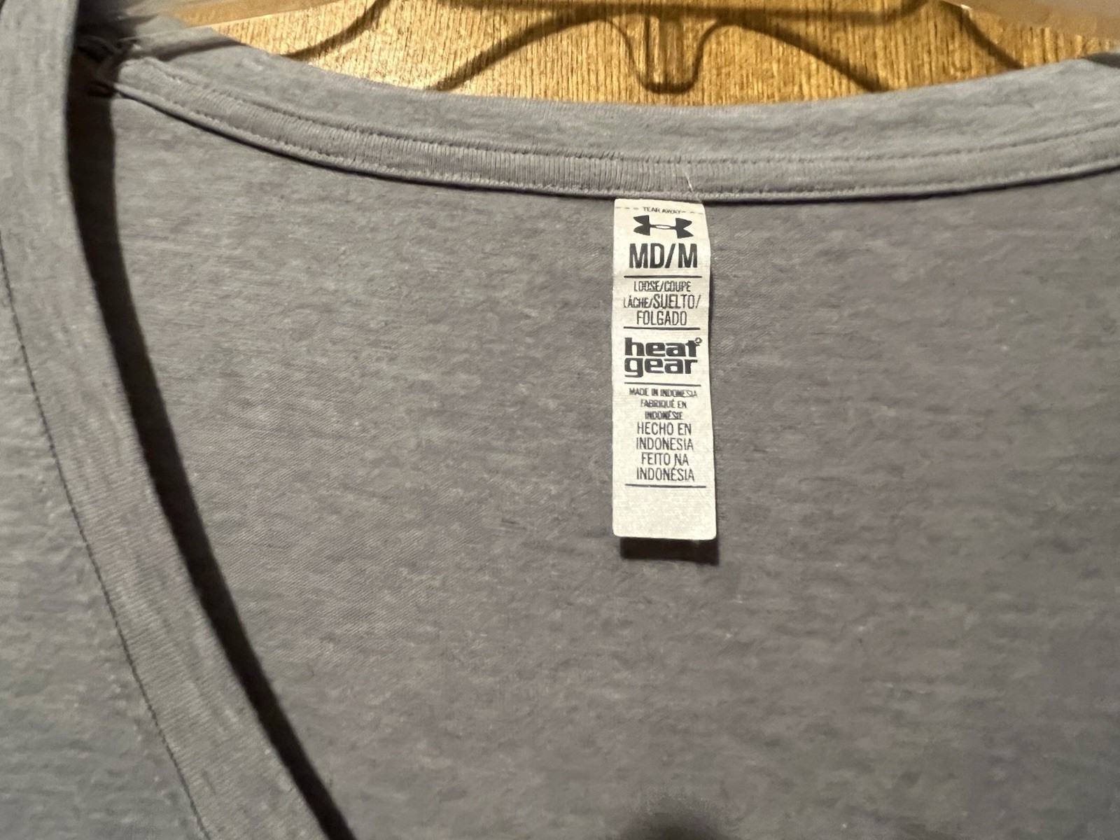 Womens Texas Rangers V-neck T-shirt, Under Armour Brand Sz M In Excellent Cond thumbnail 2