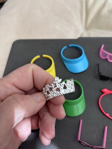 Barbie Visors And Sunglasses And Crown Accessories. 12 Pieces. 2920 - Picture 2 of 6