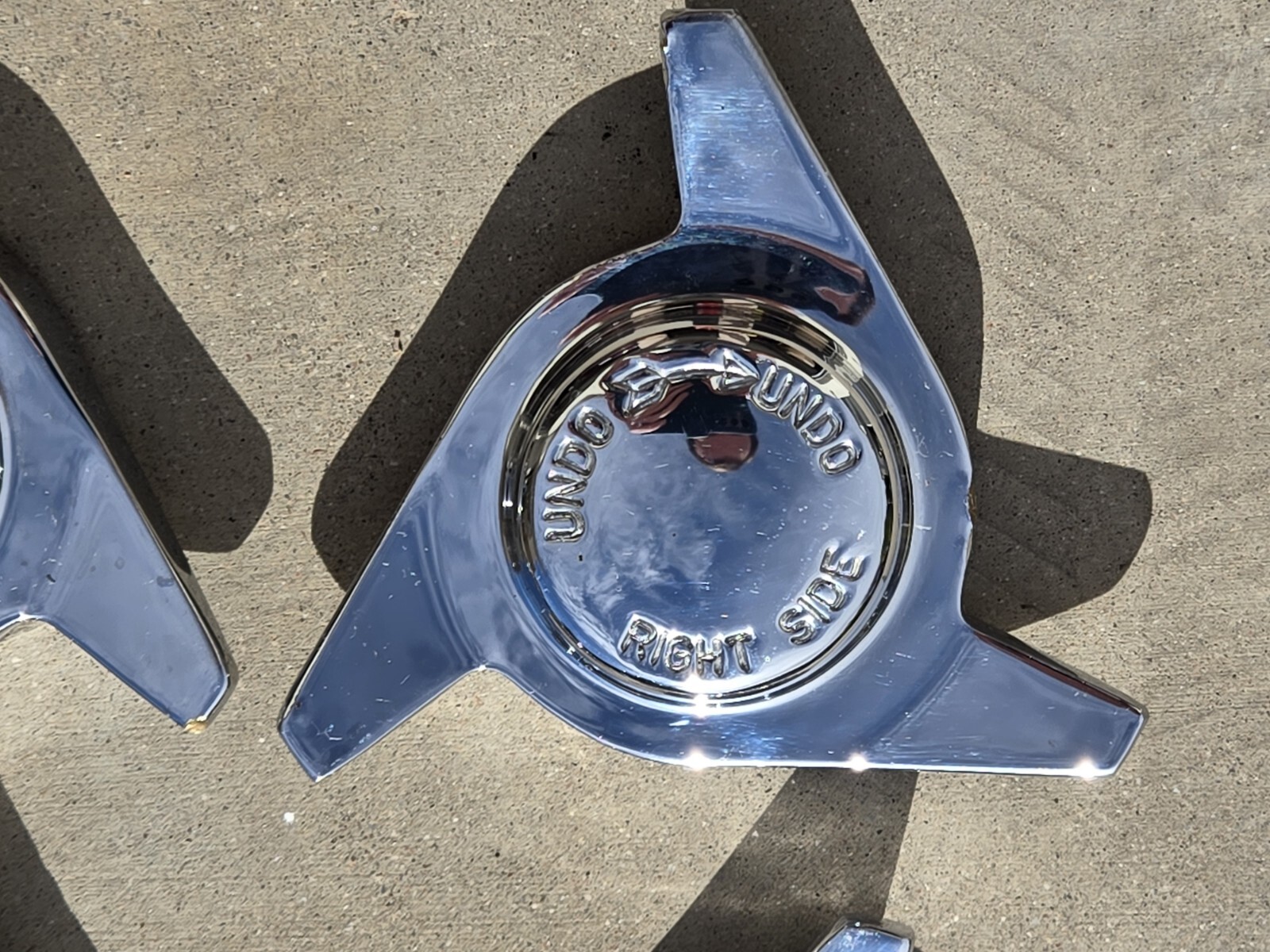 Set of 4, Genuine, Original ASTON MARTIN DB4 DB5 DB6 Wheel Spinners Knockoffs 