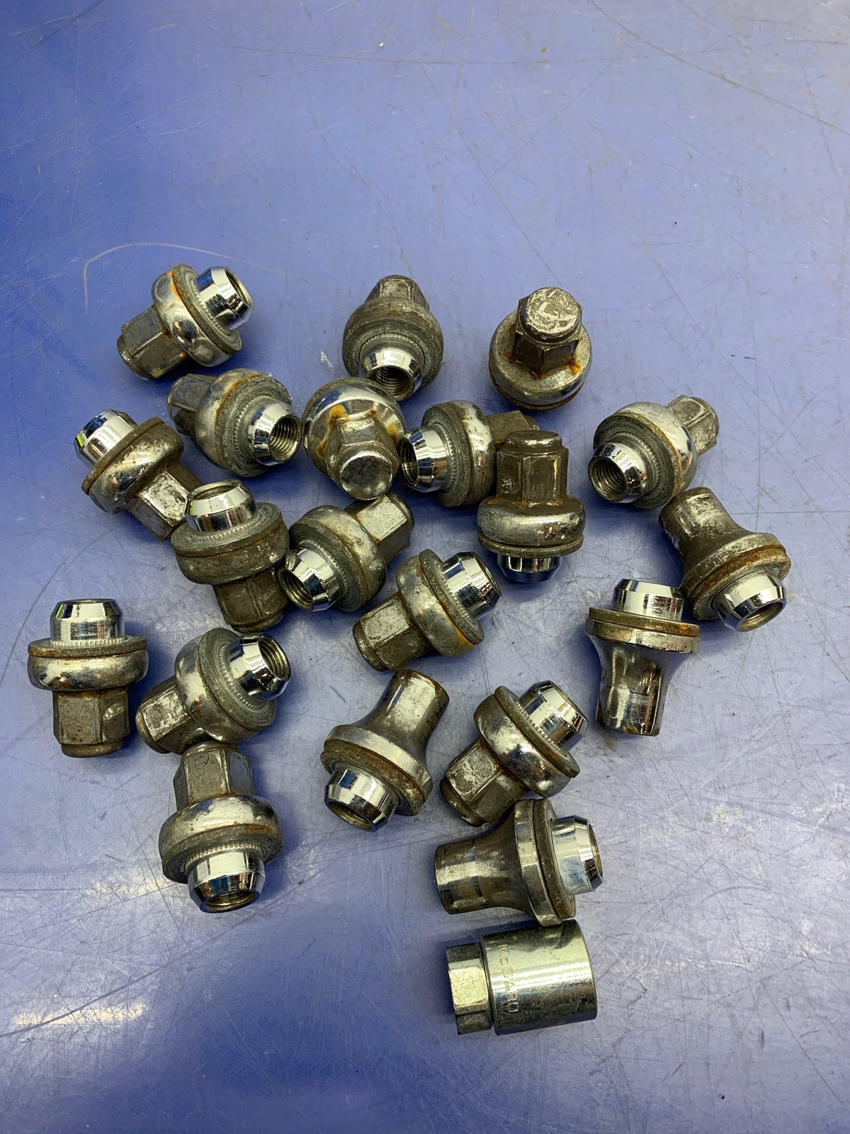 07 17 LEXUS LS460 WHEEL RIM LUG NUT SET W/ 4 LOCKING NUTS & KEY