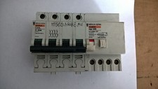 N°1 MERLIN GERIN MULTI9 C60L C 25A 415V + MULTI9 VIGI C60 0,300A DIFFERENZIALE