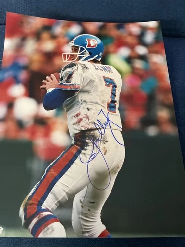 John Elway Denver Broncos Signed 8 X 10 Photo