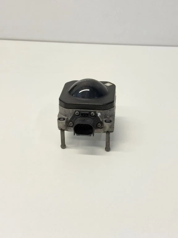 Mercedes-Benz GLA W156 2016 Distronic radar sensor A2469013602 EST1588 - Image 2 of 4