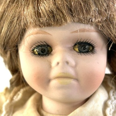 Alberon Collector s Porcelain Doll Girl in Apron 12  Vintage UK with Stand FLAWS
