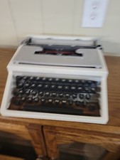Underwood 310  typewriter  with carry case thumbnail