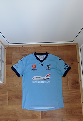 SYDNEY FC 2016/2017 HOME FOOTBALL SHIRT JERSEY PUMA SIZE M  ADULT