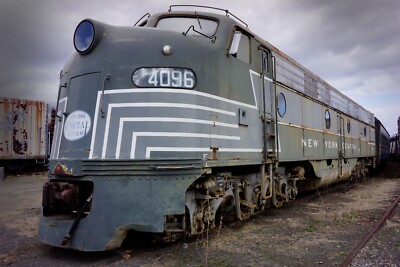 [Not-AI generated] Natural Photo Wallpaper - Locomotive [DDT0065] DOWNLOAD