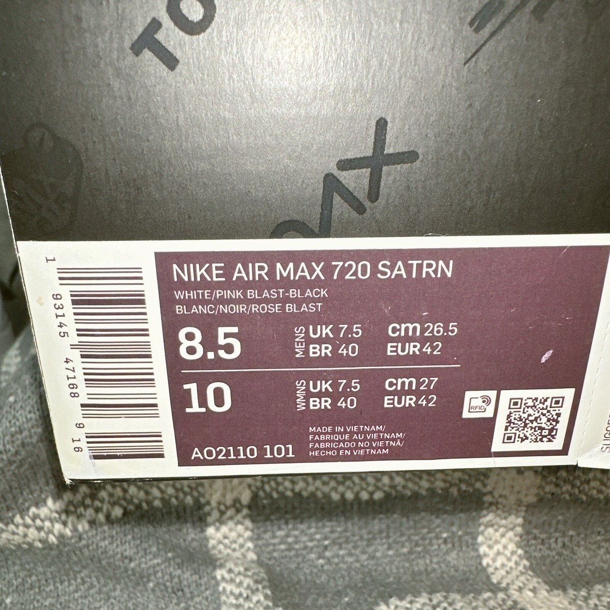 Men’s size 10.5 Nike Air Max 720 Saturn pink, white, black, blue. New in box. Nike Air Max 720 Saturn White for Sale - Authenticity  main image 2