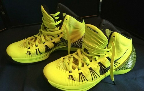 nike hyperdunk black and yellow