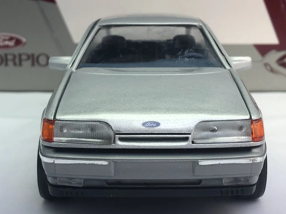 Ford Scorpio - Silver - 1/25 Scale Diecast Model Car Schabak - Image 2 of 4