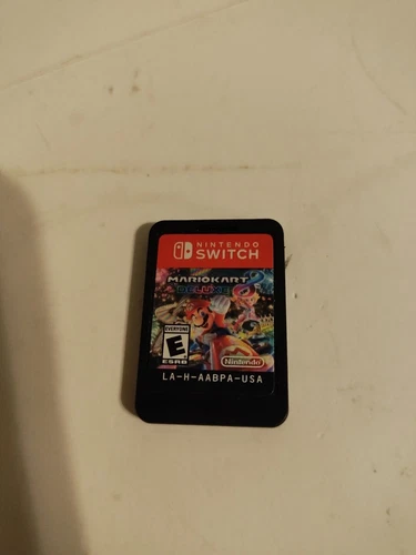 Mario Kart 8 -- Deluxe Edition (Nintendo Switch, 2017) [Physical]