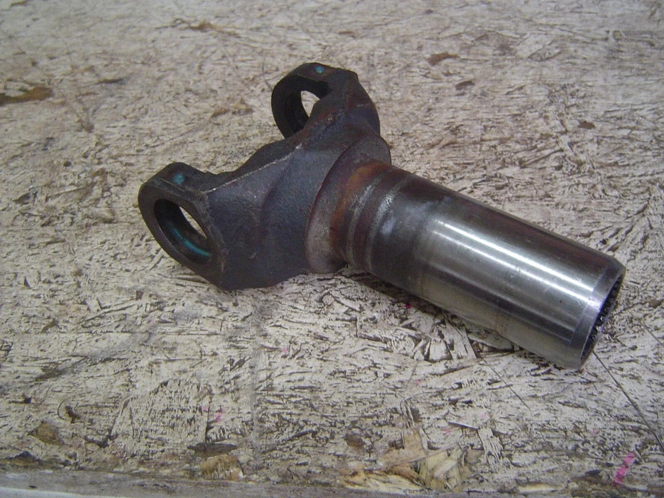 1965 - 1980 GM 350 Turbo Hydro Matic Transmission Yoke - Image 3 of 4