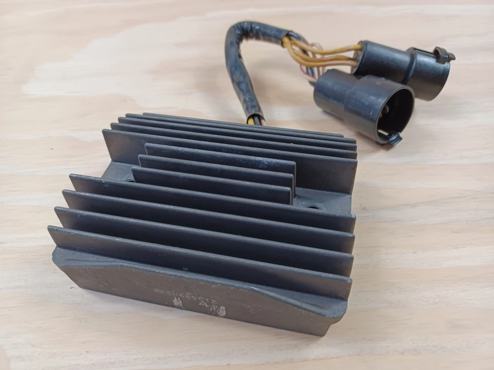 ♻️D Kawasaki ZX 9 R 2000-2001 NINJA ZX-9R ZX900E Regulator  Rectifier (SH689-12) - Image 2 of 4