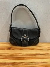 Coach  F10909 Vintage Small Soho Black Leather Shoulder Bag w/Contrast Stitching