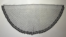ANTIQUE LACE - Delicate Chantilly bobbin lace veil - 19th century
