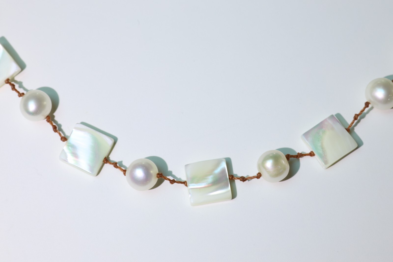 Collier argent fil ciré perles de culture d'eau douce nacre 1871 fait main style bohème chic