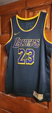 Brand NEW Nike LA Lakers Lebron James Earned Edition Swingman Jersey, 44 Medium