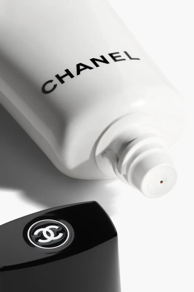 CHANEL CC CREAM SUPER ACTIVE CORRECTION SUNSCREEN SPECTRUM SPF 50 10-70 NEW 2025 - Image 4 of 4