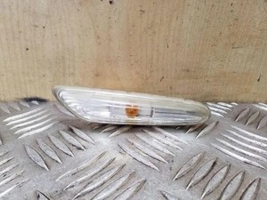 BMW X1 E84 Kotflügelblinker vorne links 7253326 63137253326 2.00 26119402