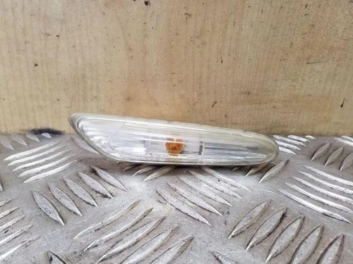 BMW X1 E84 Kotflügelblinker vorne links 7253326 63137253326 2.00 26119402