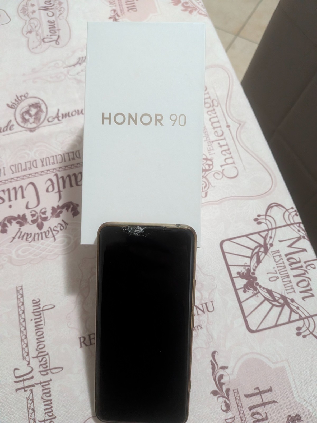 Vendo smartphone Honor 90 (256GB ROM / 8GB RAM) colore Emerald Green
