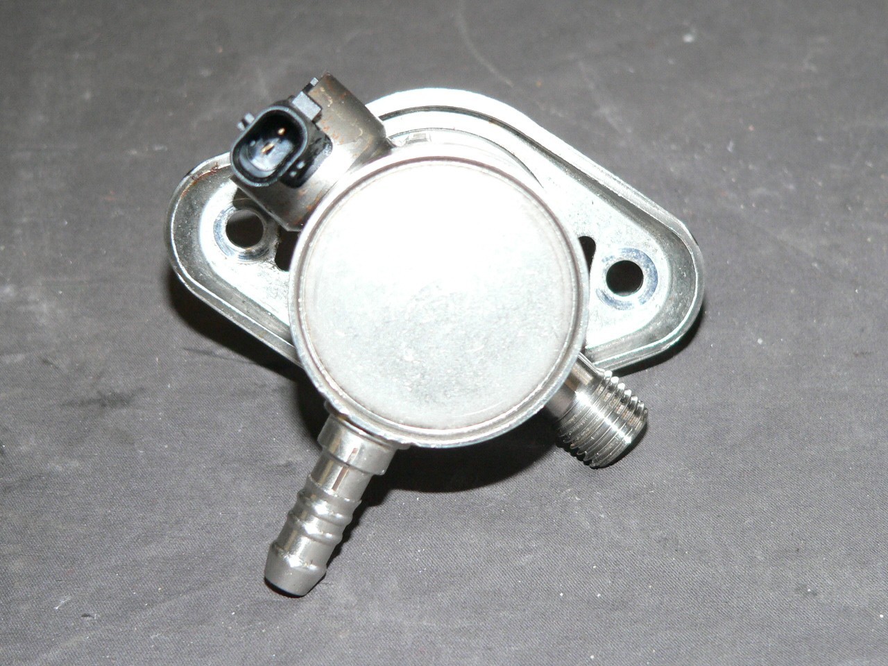 Bentley Continental Bentayga 6.0 W12 07P127025K High Pressure Fuel Pump
