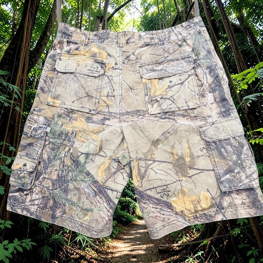 Magellan Realtree Outdoors Mens Sz 36 Camo Cargo Shorts Hunting Fishing & Hiking