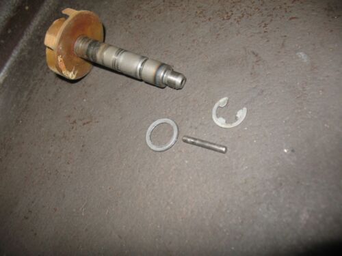 1982 YZ250 WATER PUMP IMPELLER (RUB MARKS) YAMAHA YZ 250 82 ONLY 5X5-12450-00-00 - Picture 3 of 4
